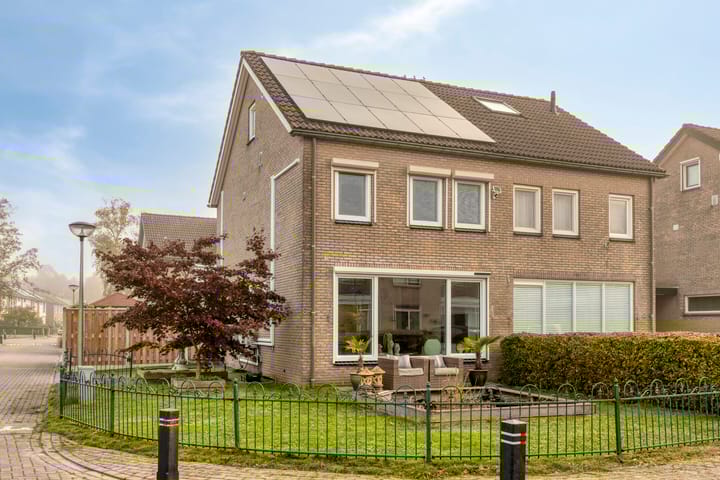 Photo 25 of van Giffenstraat 8