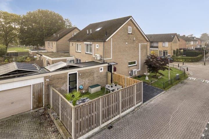 Photo 26 of van Giffenstraat 8