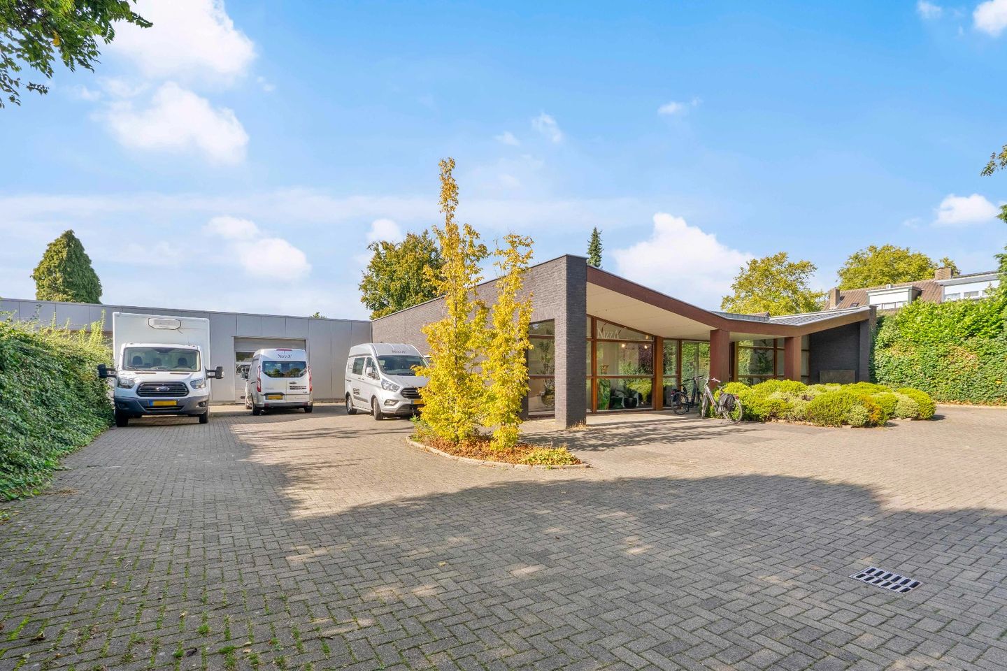 View photo 2 of Herungerweg 197-A