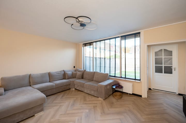 Foto 9 van Middenhof 236