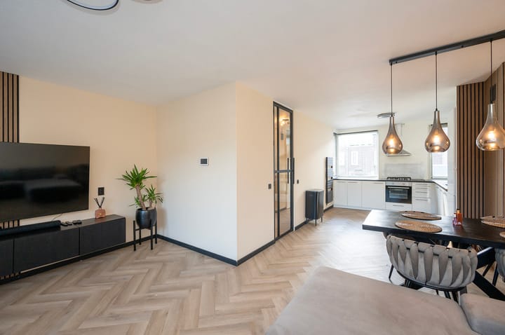 Foto 12 van Middenhof 236