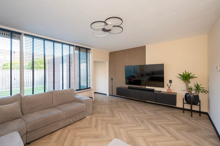 Foto 10 van Middenhof 236