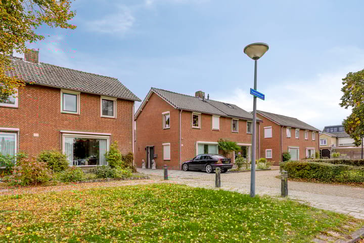 Foto 12 van Kamillestraat 19