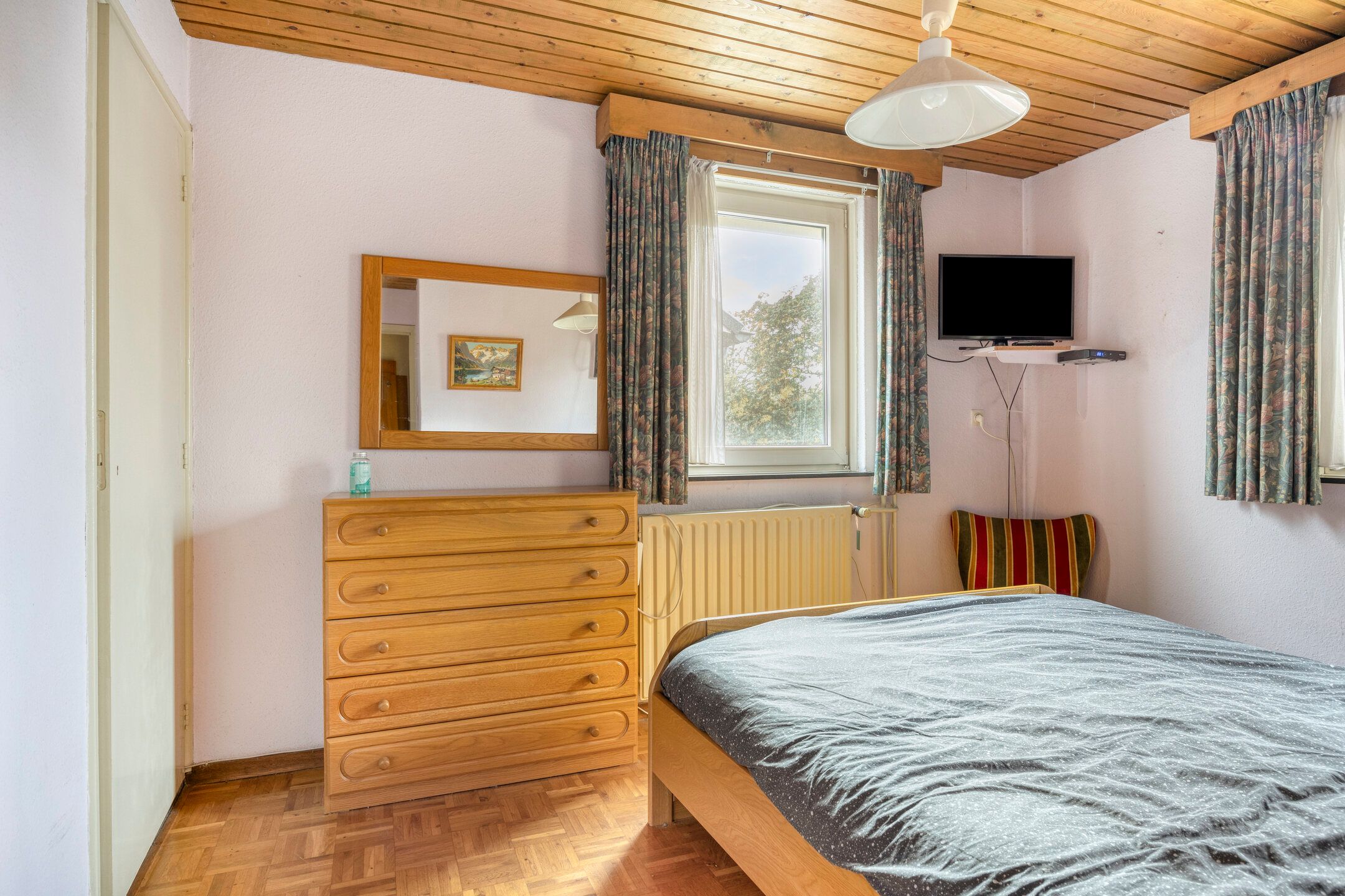 Photo 21 of Kamillestraat 19