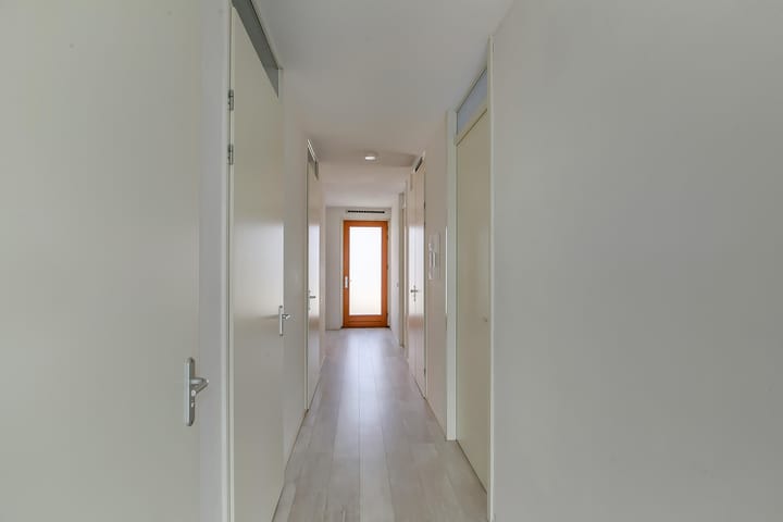 Photo 2 of Krijn Taconiskade 68