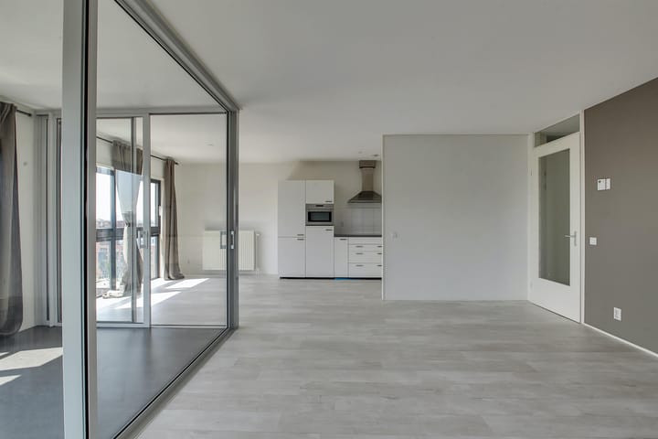 Photo 4 of Krijn Taconiskade 68