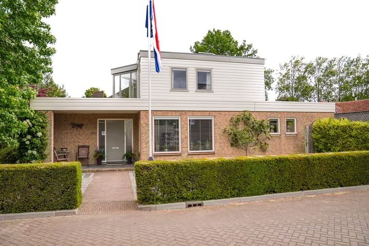 Photo 31 of van der Dussenlaan 32