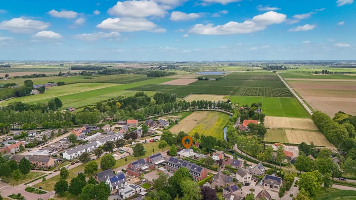 Photo 39 of van der Dussenlaan 32