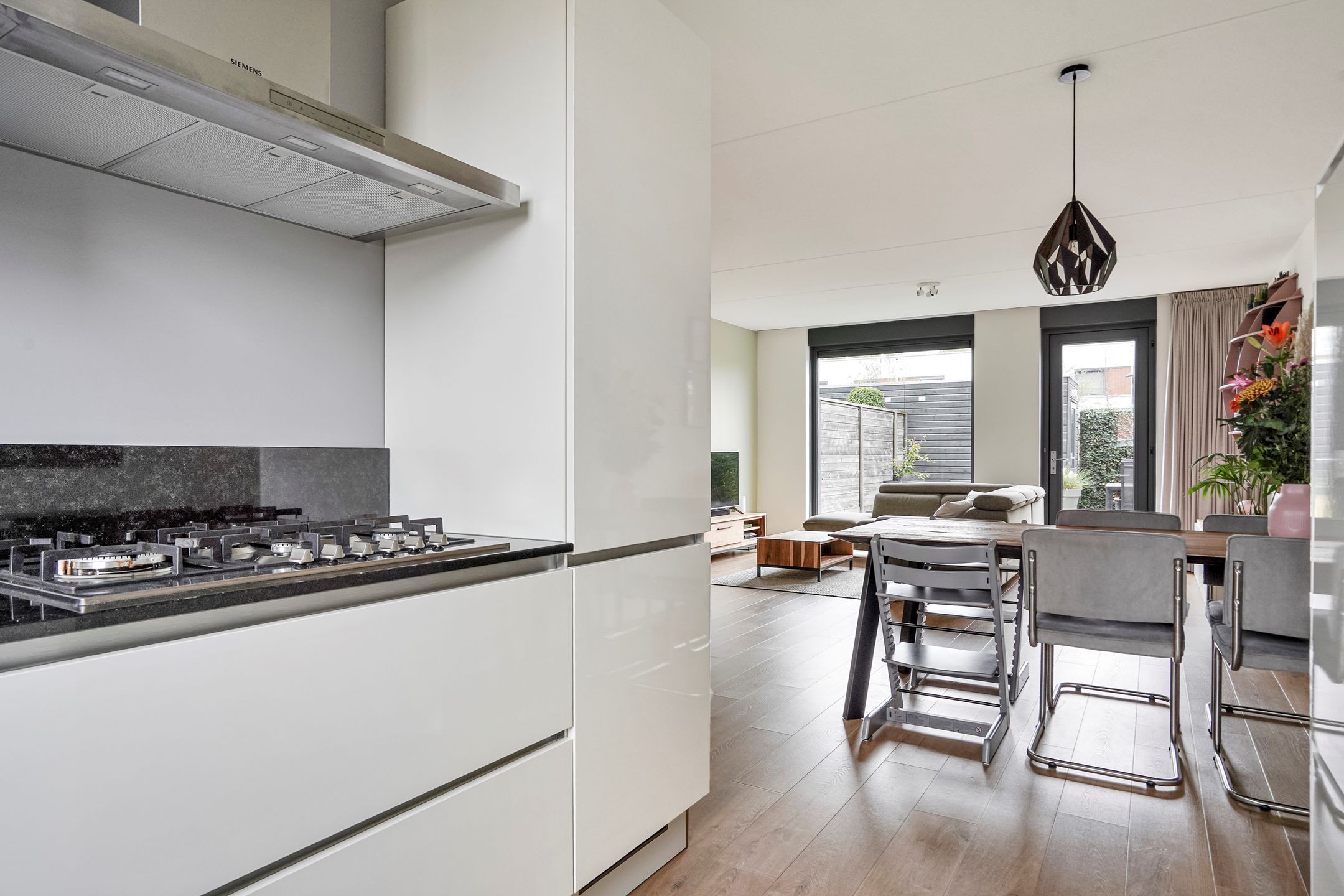 Foto 15 van Muurhagedis 29