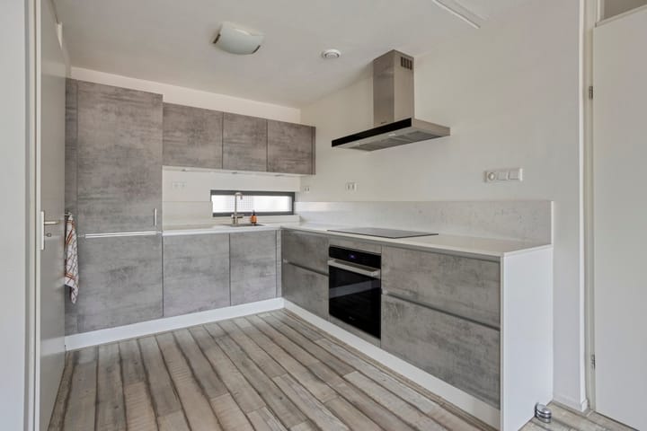 Photo 2 of Dorpsstraat 18