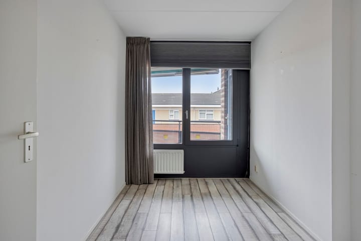 Photo 12 of Dorpsstraat 18