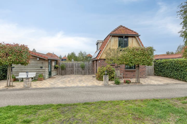 Photo 2 of Scheepjesbrug 808