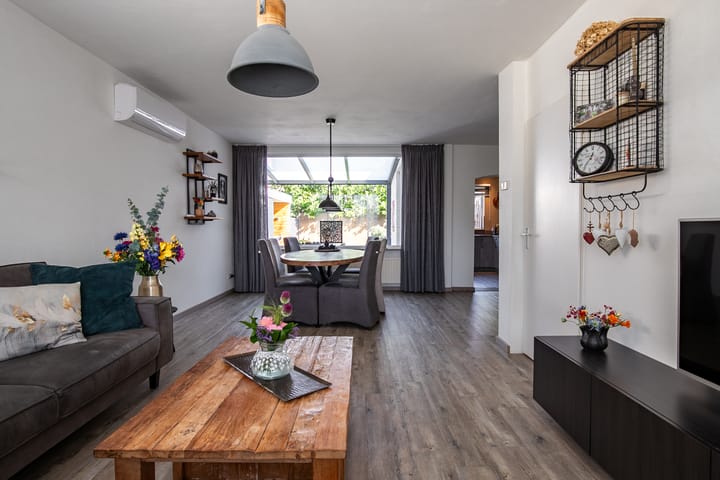 Photo 5 of Graaf van Wassenbergstraat 4