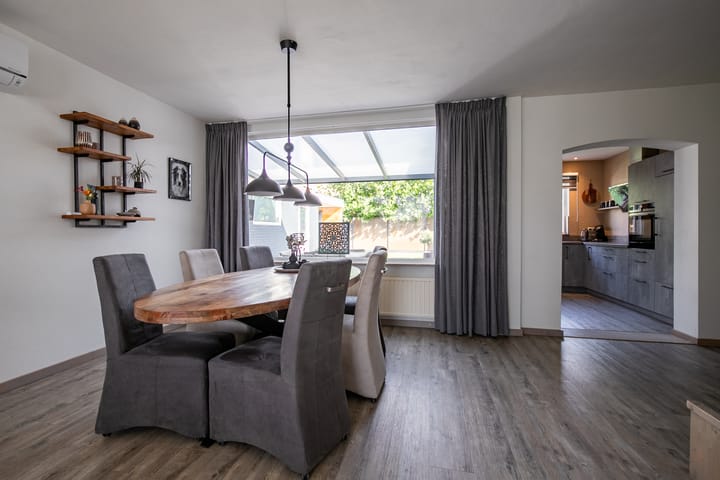 Photo 6 of Graaf van Wassenbergstraat 4