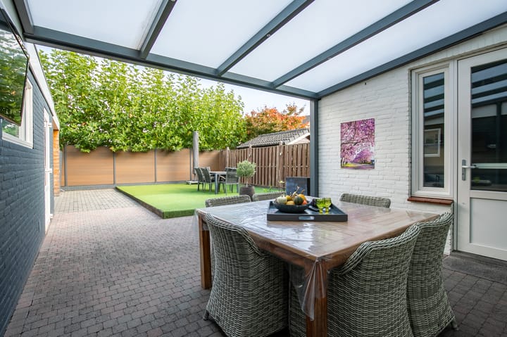 Photo 18 of Graaf van Wassenbergstraat 4