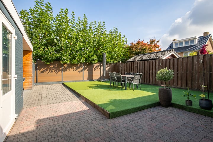 Photo 19 of Graaf van Wassenbergstraat 4