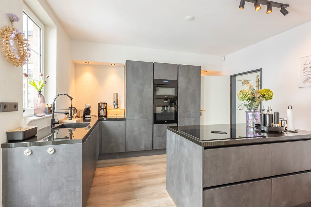 Foto 8 van Dokter Limpensstraat 48