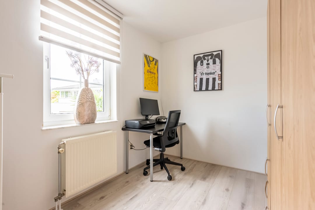 Foto 17 van Dokter Limpensstraat 48
