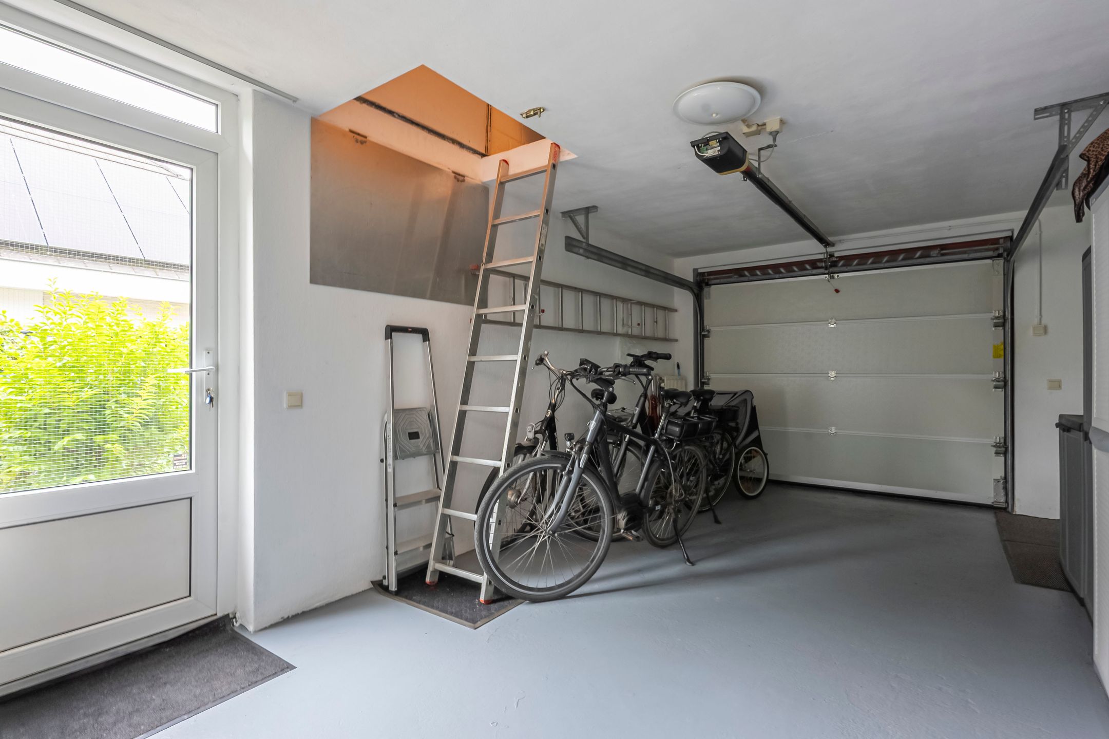 Foto 21 van Dokter Limpensstraat 48