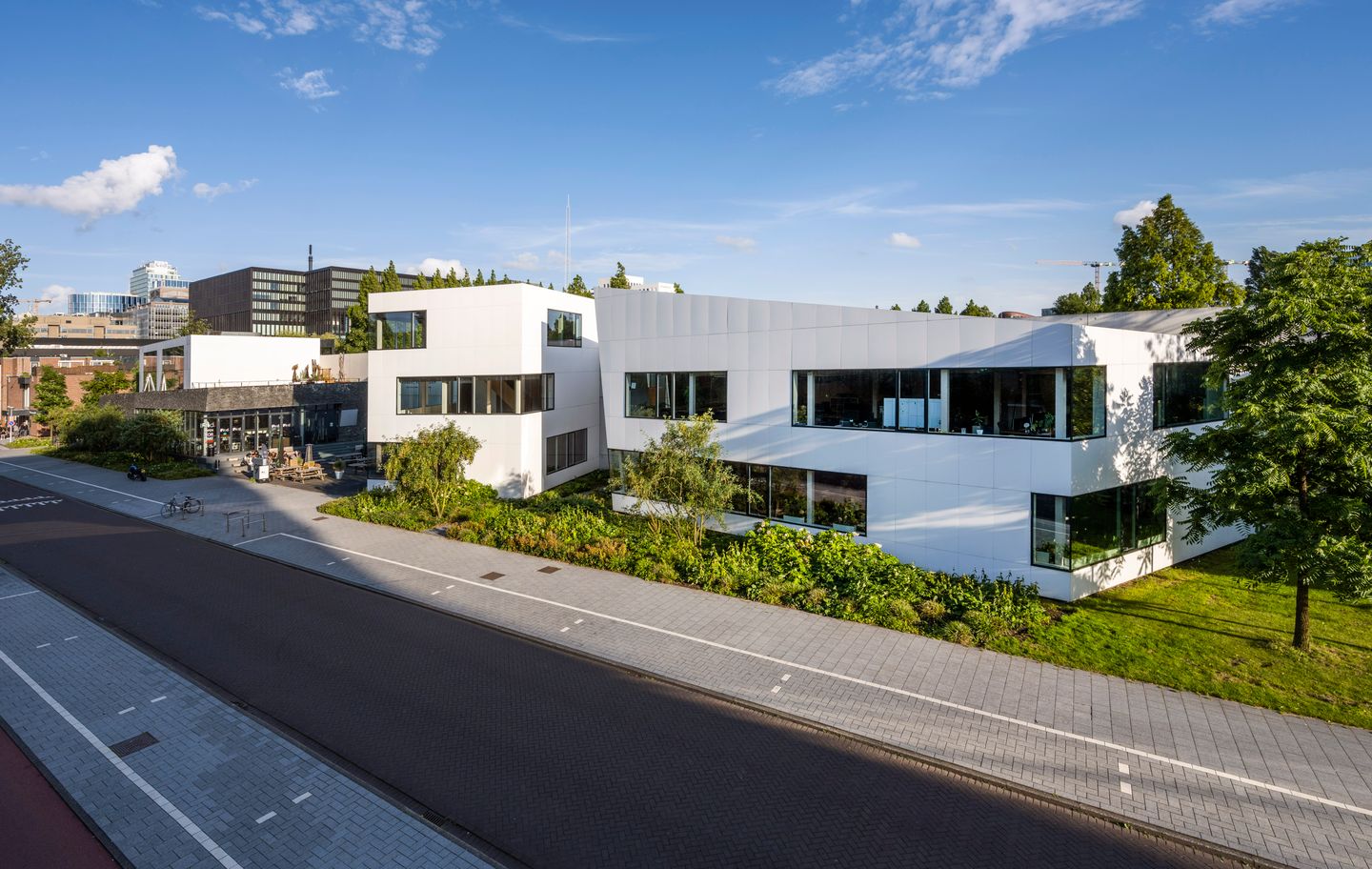 Bekijk foto 2 van Fred. Roeskestraat 97-A