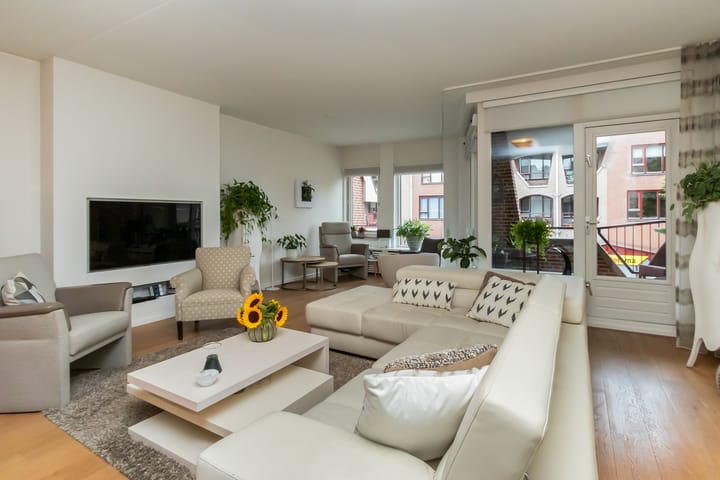 Photo 10 of Schoolstraat 17