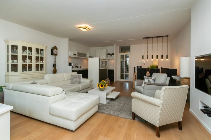 Photo 12 of Schoolstraat 17