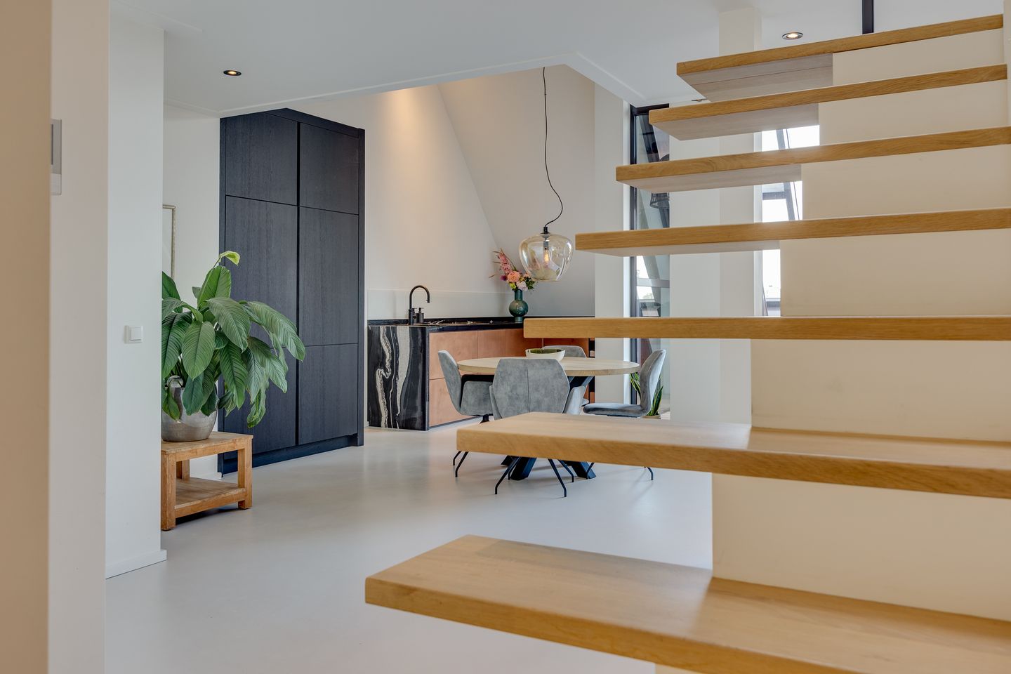 Photo 29 of F.C. Dondersstraat 91