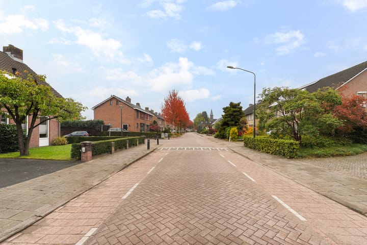 Photo 2 of Lennisheuvel 25