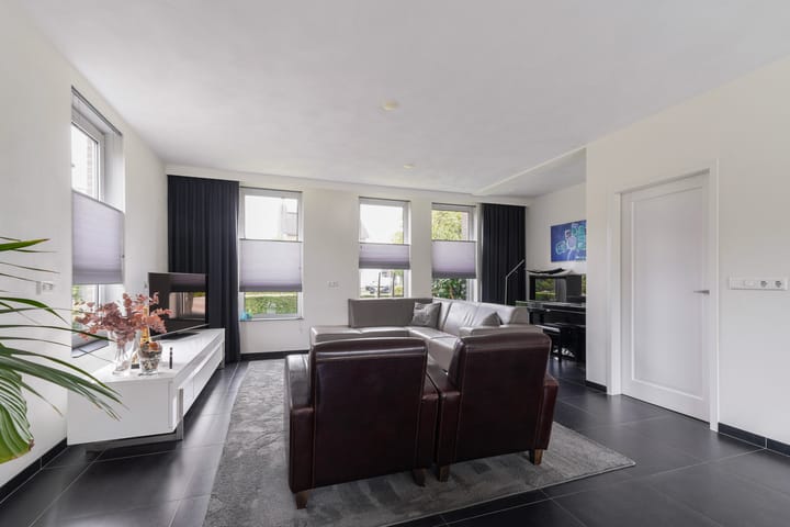 Photo 13 of Lennisheuvel 25