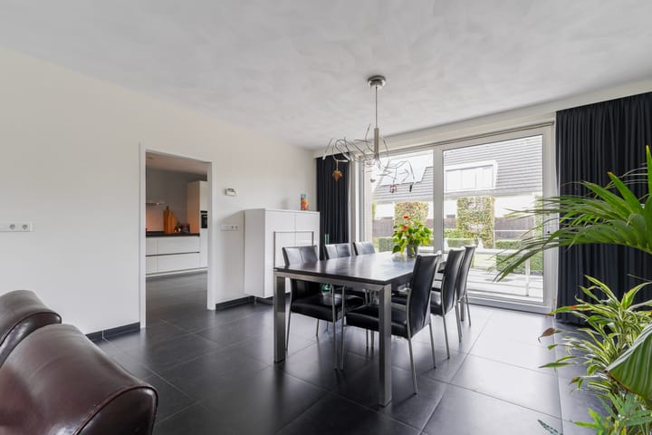 Photo 17 of Lennisheuvel 25