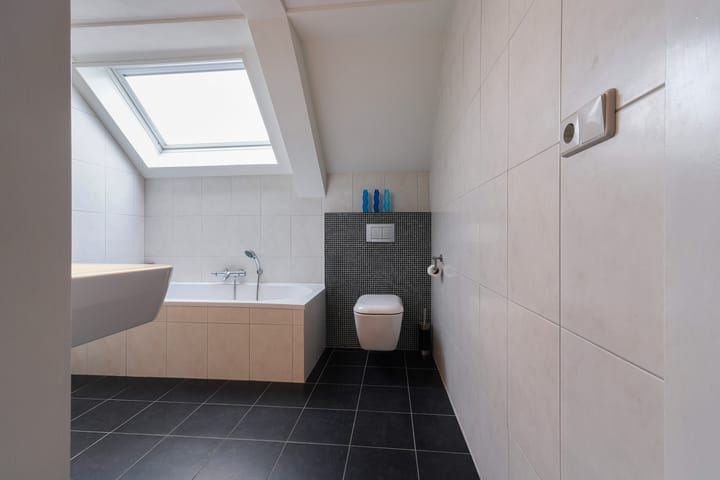 Photo 42 of Lennisheuvel 25