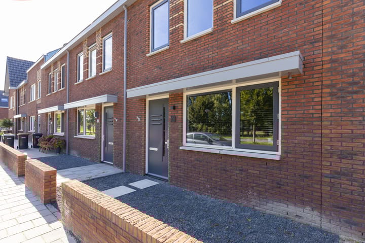 Foto 6 van Meester Mantelstraat 51