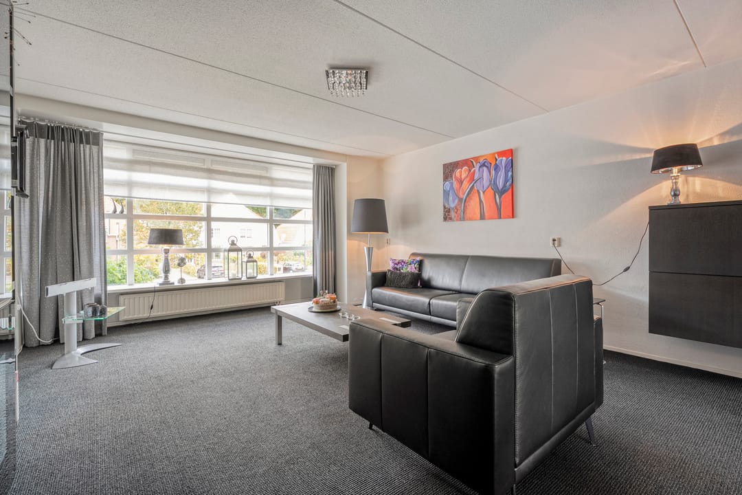 Foto 11 van Burg van der Lelysingel 2-D