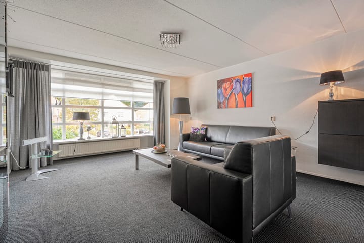 Foto 11 van Burg van der Lelysingel 2-D