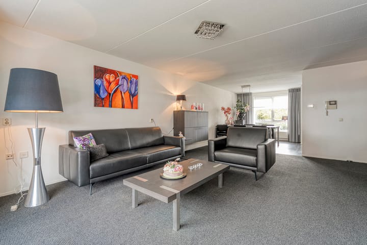 Foto 12 van Burg van der Lelysingel 2-D