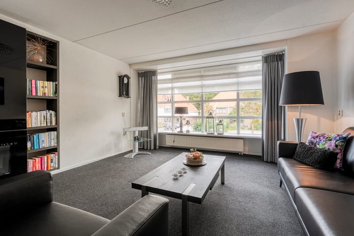 Foto 13 van Burg van der Lelysingel 2-D