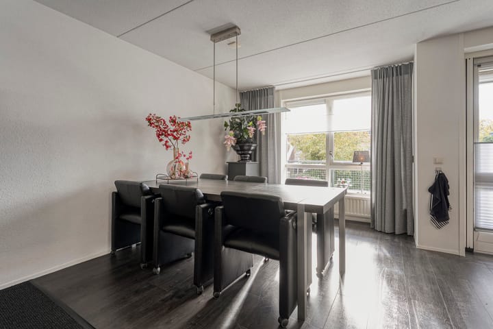 Foto 14 van Burg van der Lelysingel 2-D