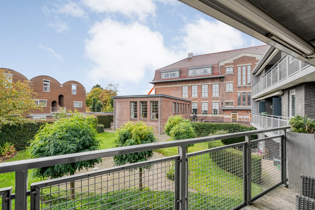 Foto 16 van Burg van der Lelysingel 2-D