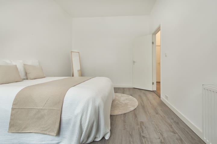 Photo 14 of Lutmastraat 87-H