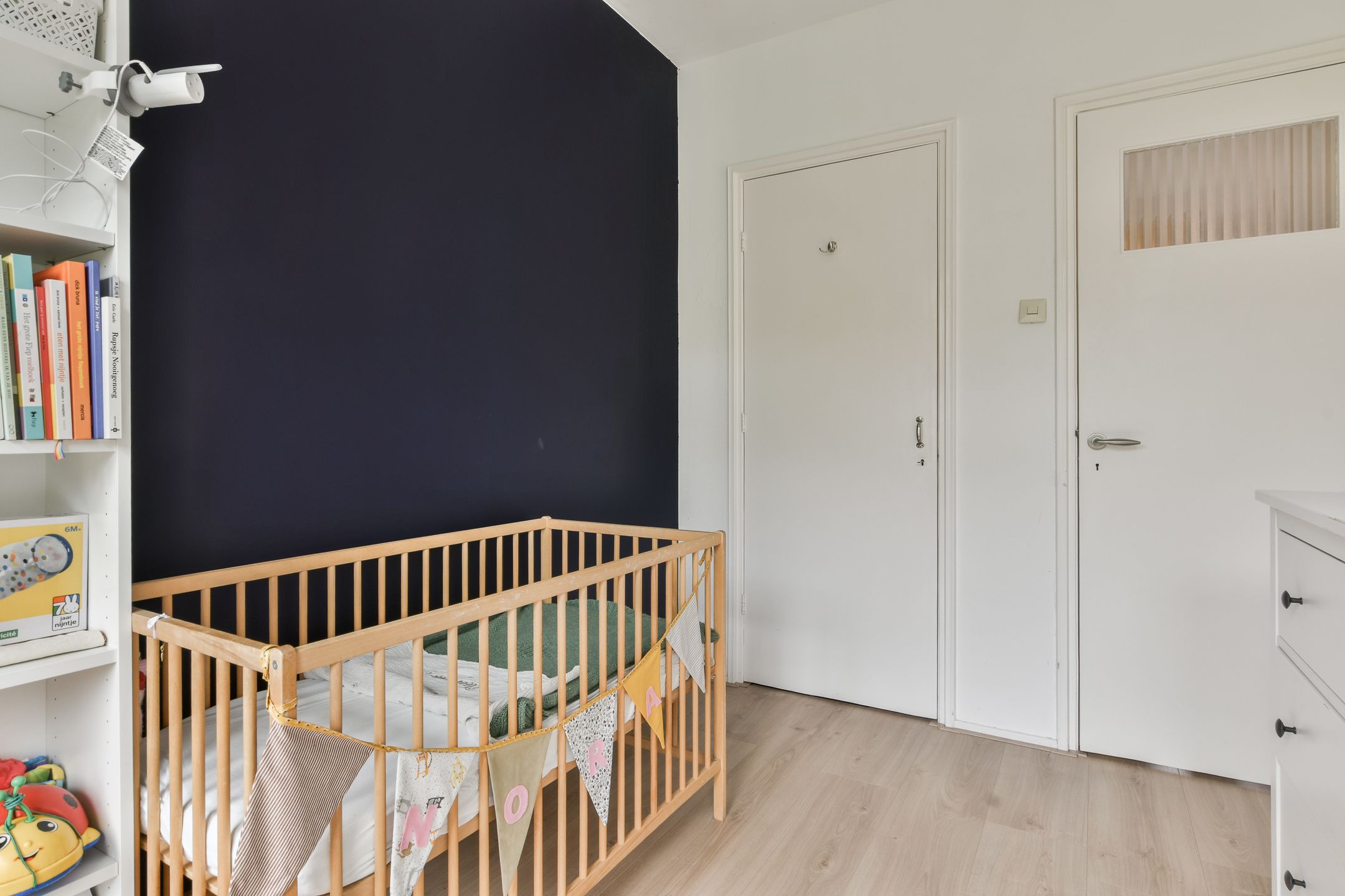 Foto 15 van Johannes van der Waalsstraat 32-1