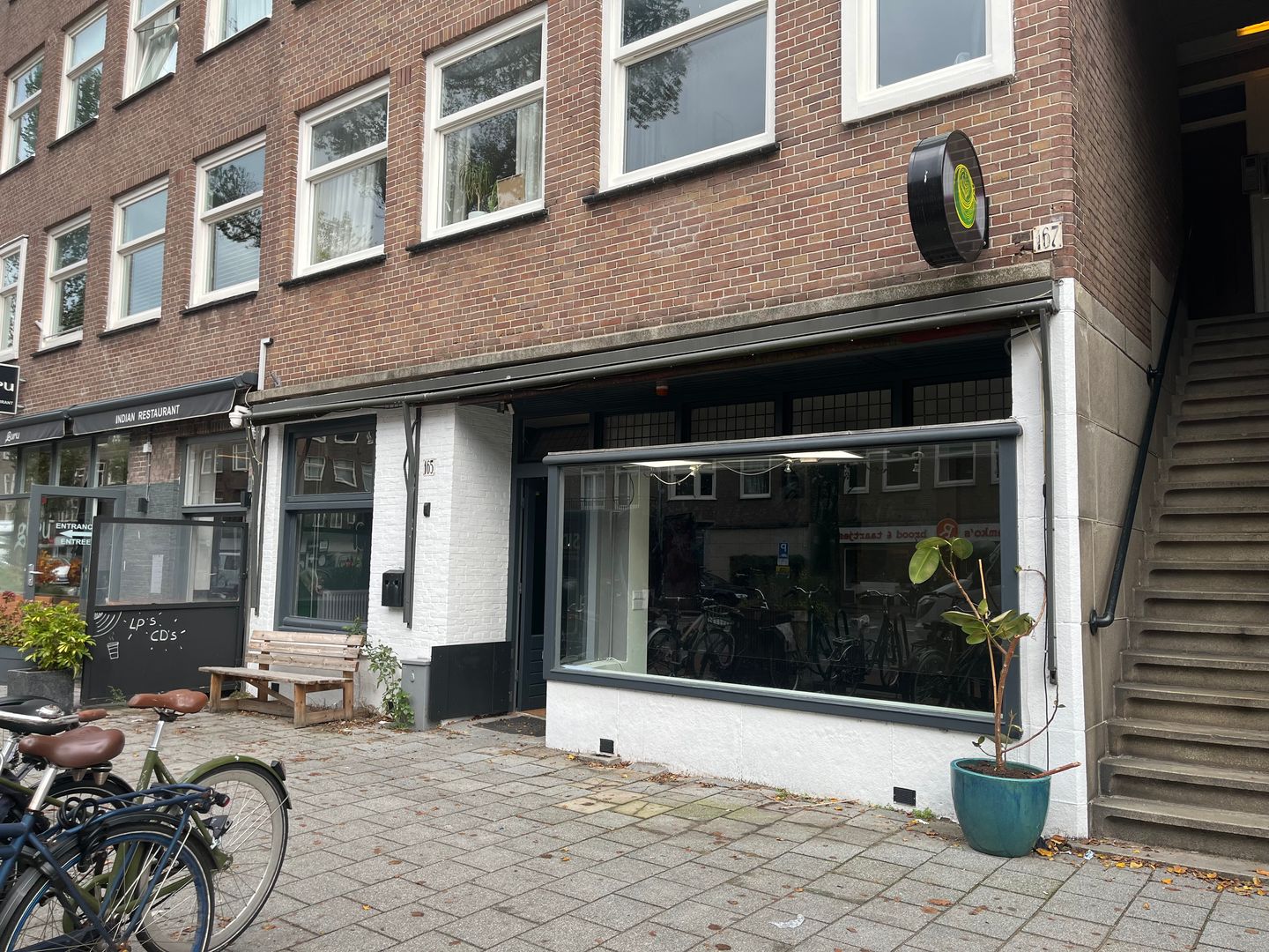 View photo 2 of Rijnstraat 165