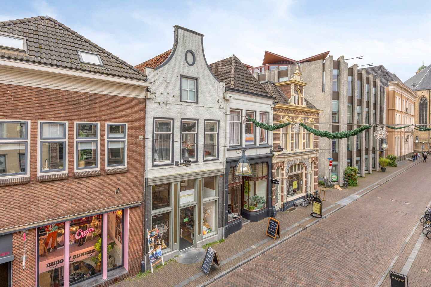 View photo 2 of Sassenstraat 18