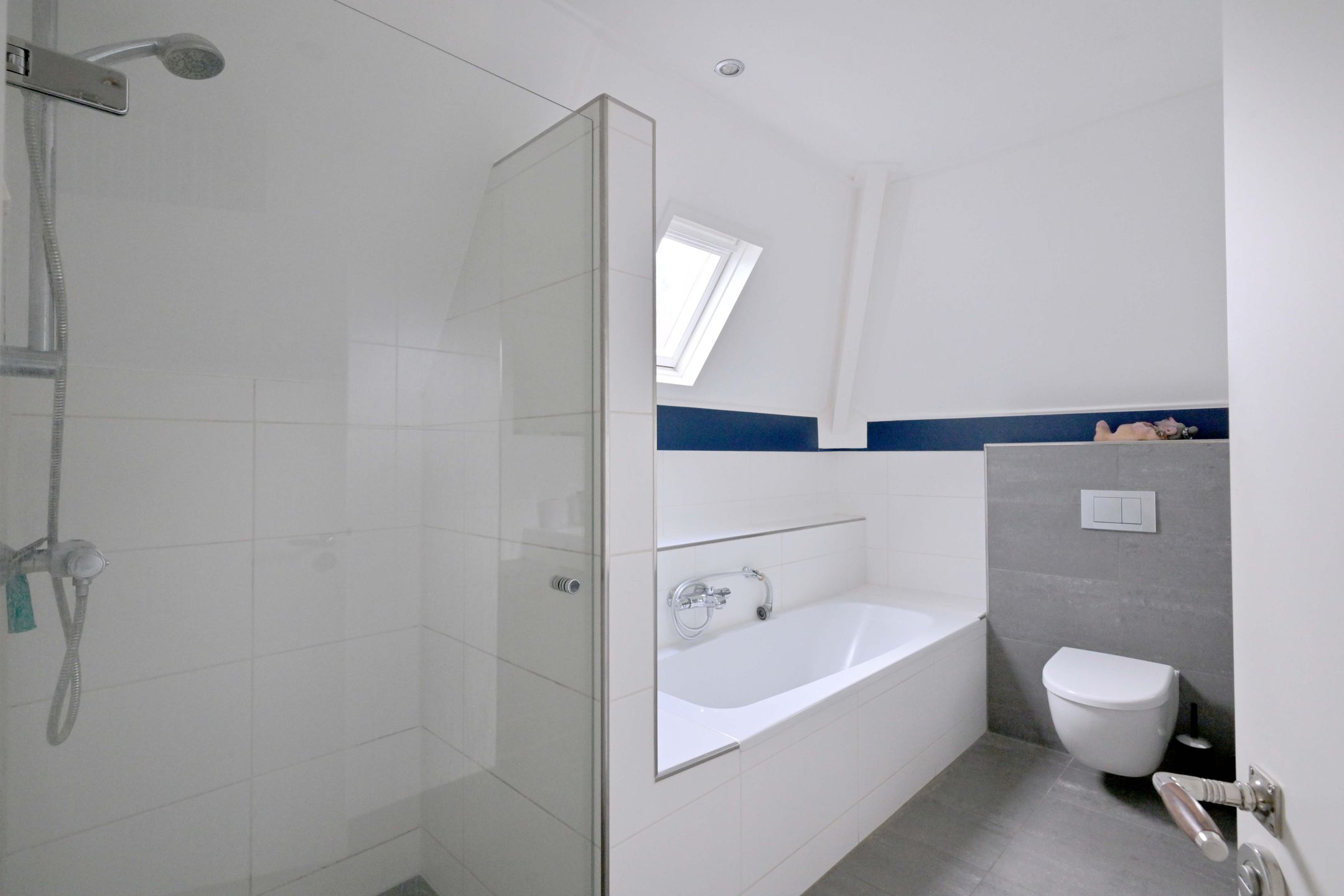 Photo 24 of Veldhofstraat 4