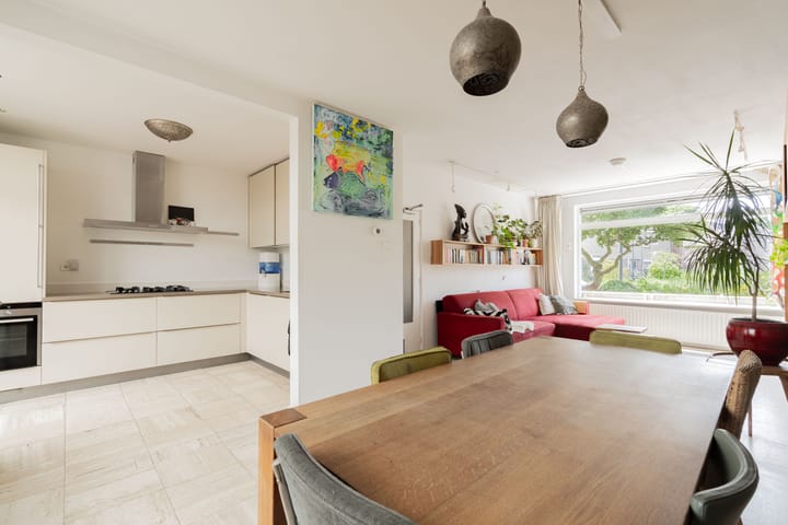 Foto 9 van Bertha von Suttnerstraat 9