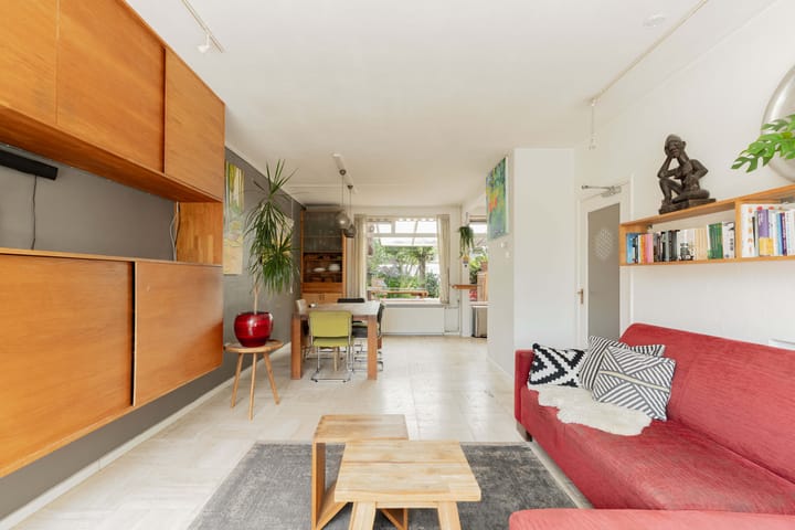 Foto 14 van Bertha von Suttnerstraat 9