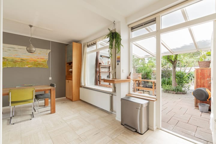 Foto 17 van Bertha von Suttnerstraat 9