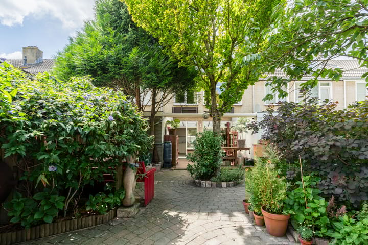 Foto 36 van Bertha von Suttnerstraat 9