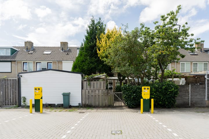 Foto 39 van Bertha von Suttnerstraat 9