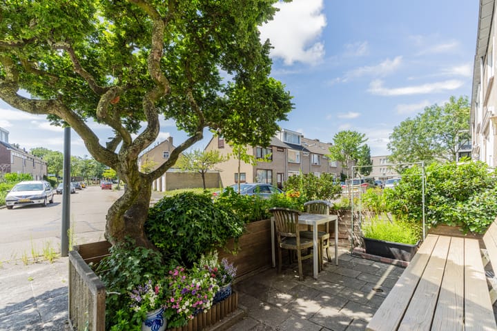 Foto 44 van Bertha von Suttnerstraat 9