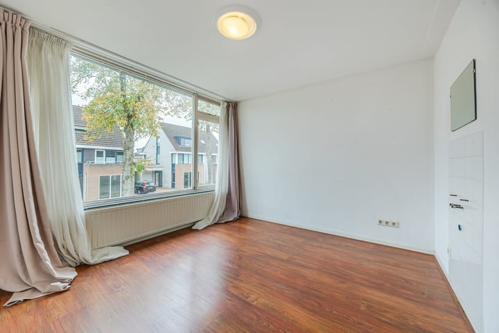 Foto 13 van Korenbloemstraat 6